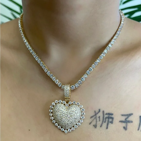 Gold tennis Heart Pendant Necklace 16inch - Picture 2 of 2